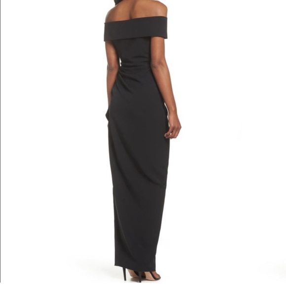 Black Asymmetrical Off-the-Shoulder Gown - Picture 2 of 7